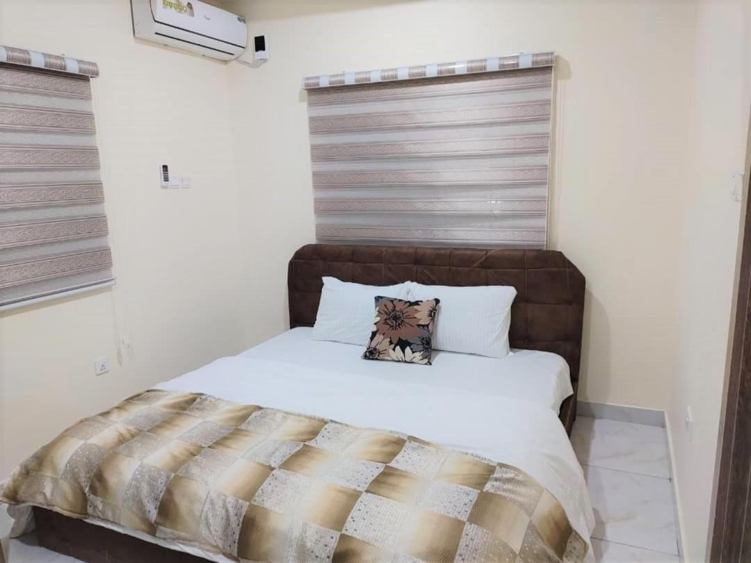 Ferienwohnung The Leneade Abuja Exterior foto