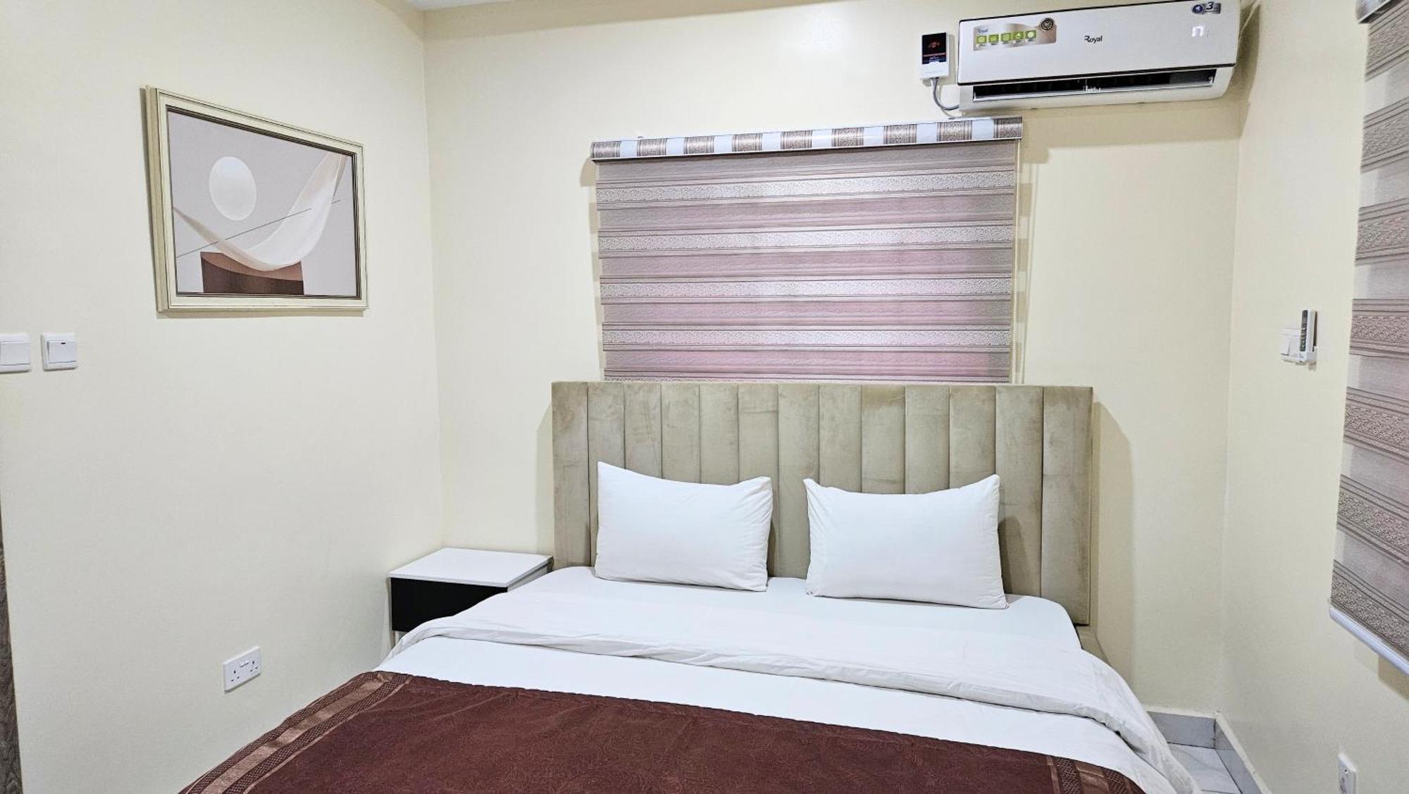 Ferienwohnung The Leneade Abuja Exterior foto