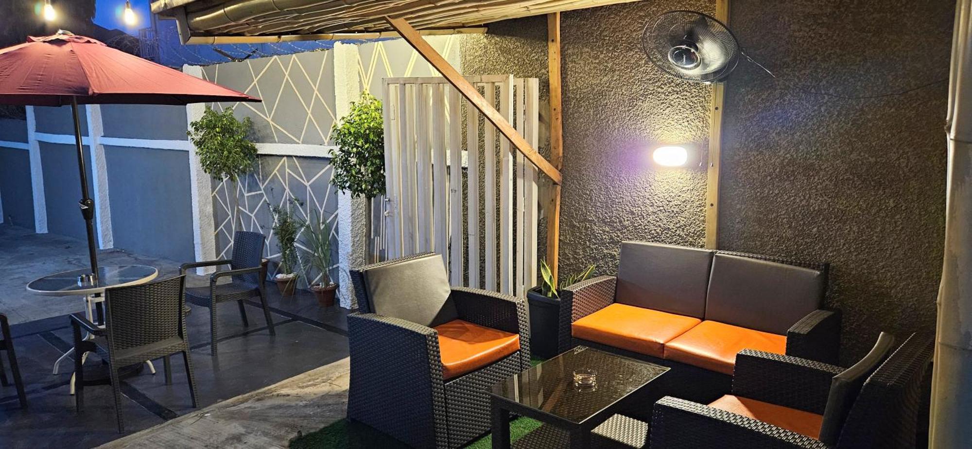 Ferienwohnung The Leneade Abuja Exterior foto