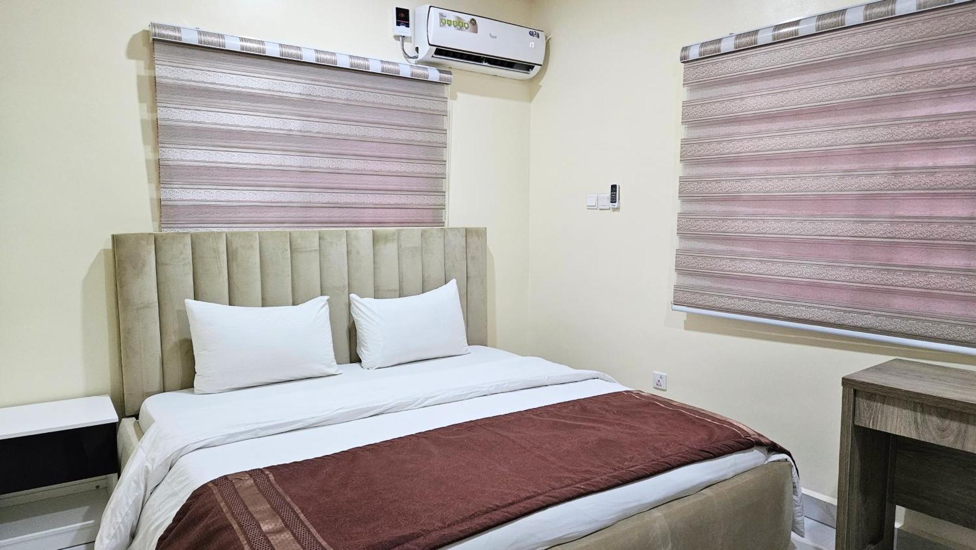 Ferienwohnung The Leneade Abuja Exterior foto