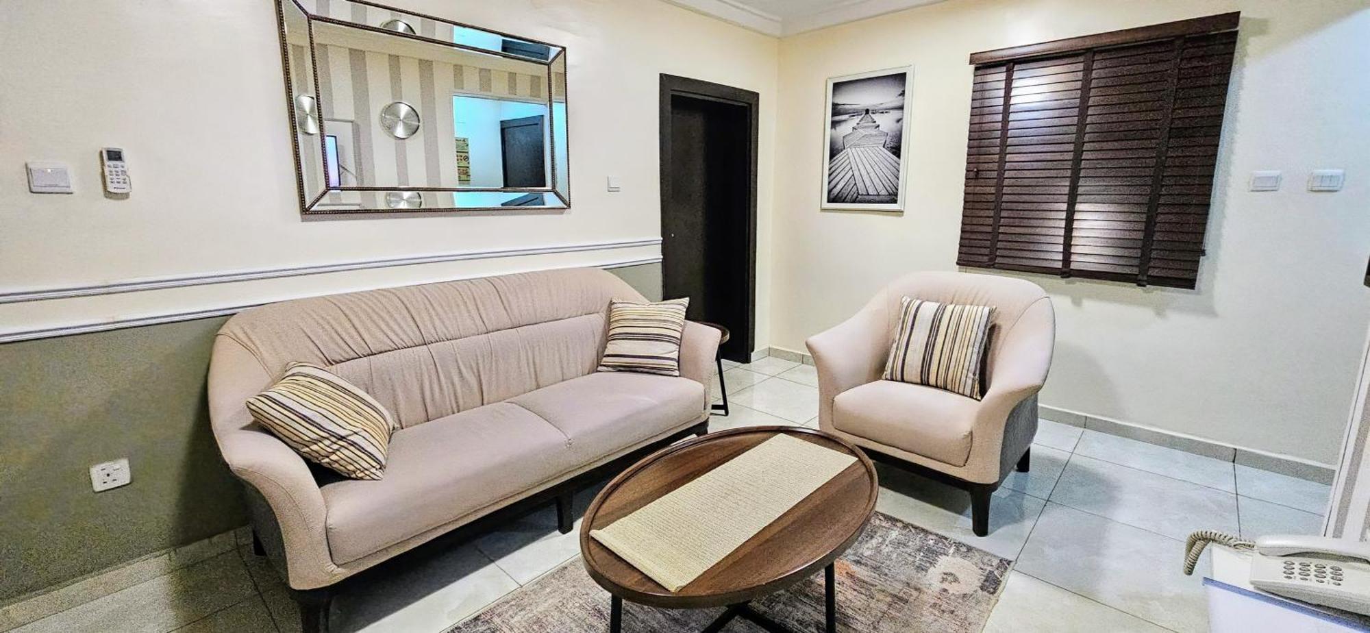 Ferienwohnung The Leneade Abuja Exterior foto